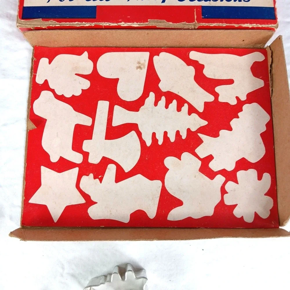 VTG Metal Cookie Cutters Original Box 10 Pc Tin Baking Set Retro Kitchen Decor‎